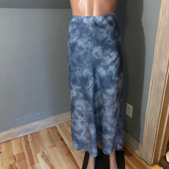 Madewell Cloud Midi Skirt Blue Tie-Dye Print Pull-On Size 8 NWT - Picture 3 of 4
